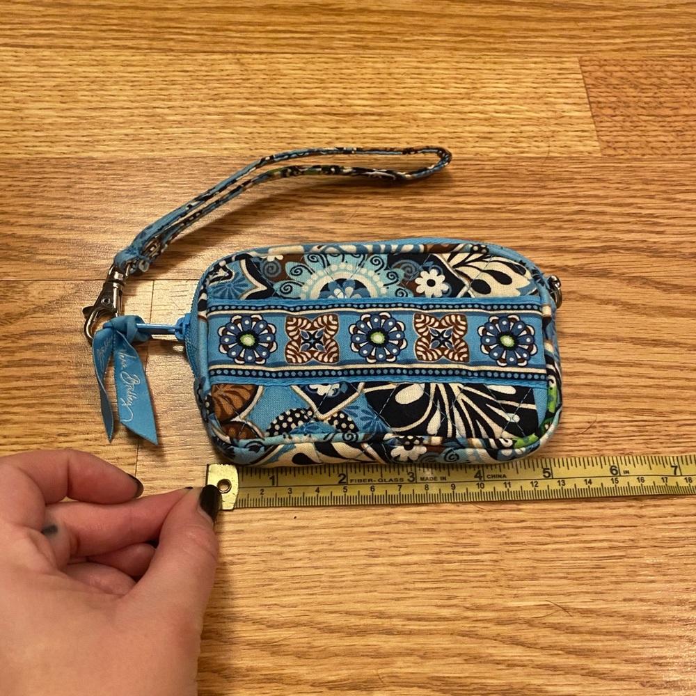 Vera Bradley small wristlet in “Bali Blue” with detachable strap